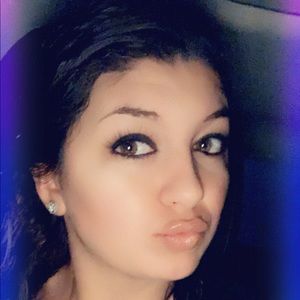 Meet your Posher, Ciera